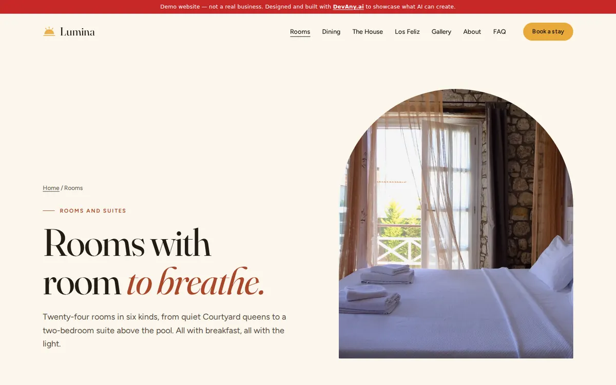 The “Rooms and Suites in Los Feliz” page of Lumina